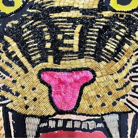 GUCCI FELINE graphic tee beautiful details of beads & Sequins in XXS fits large - Picture 2 of 15